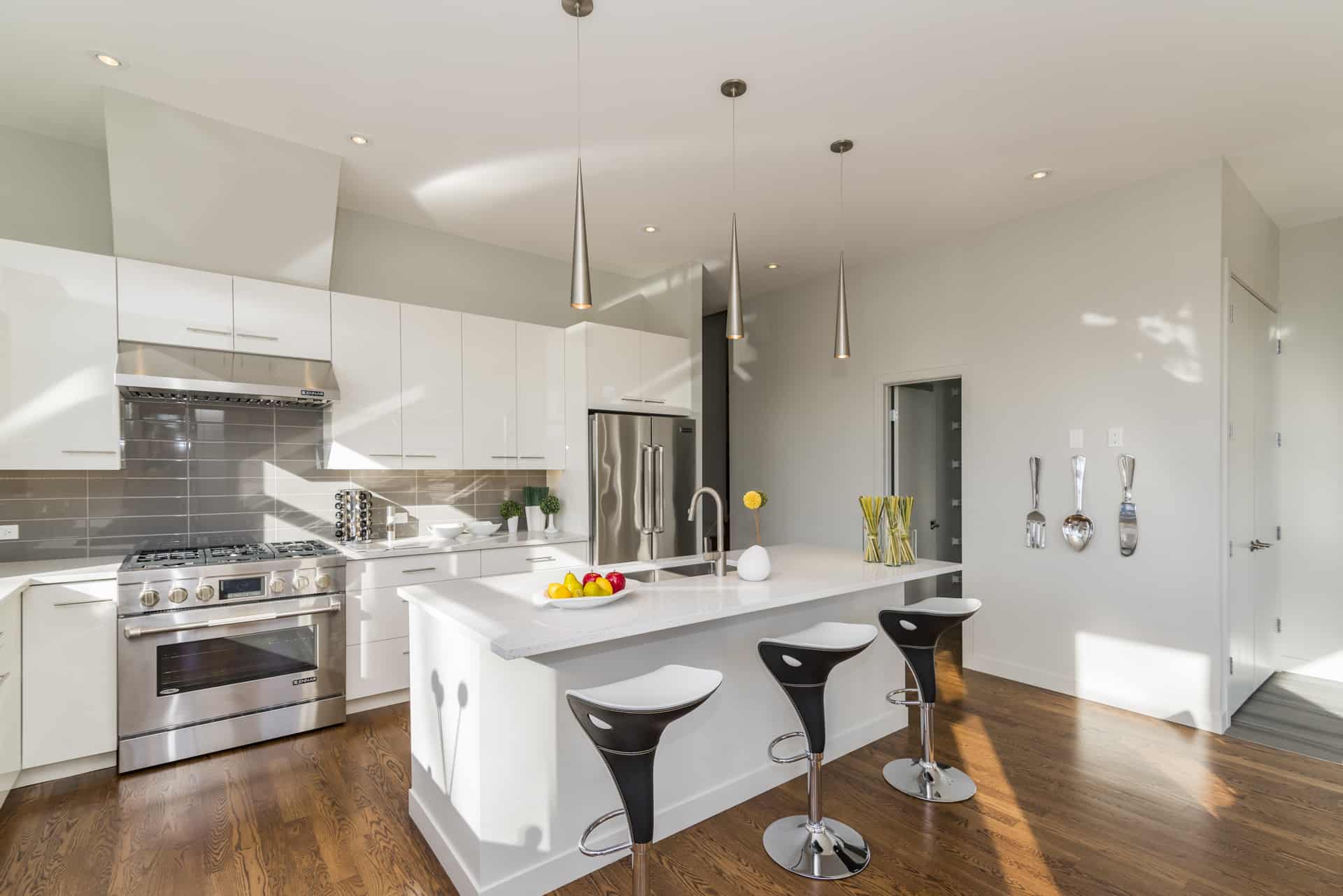 High-Tech Haven: Integrating Smart Home Technology in Your Kitchen Remodel